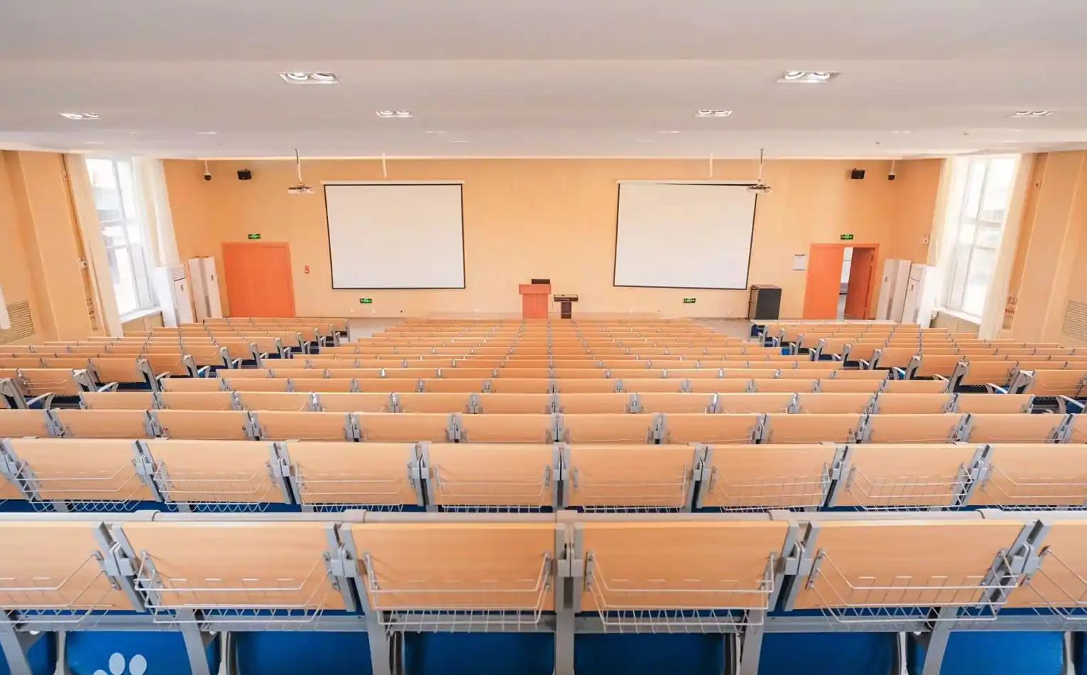 長(zhǎng)春市虹麓綜合高中是公立還是私立,是重點(diǎn)中學(xué)嗎？