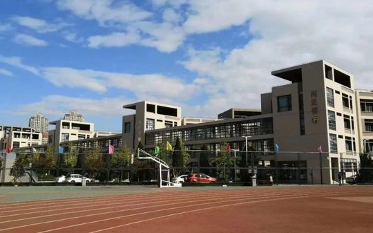 天津市第四十二中學(xué)簡(jiǎn)介概況（建校歷史、地址、師資、校訓(xùn)、環(huán)境）