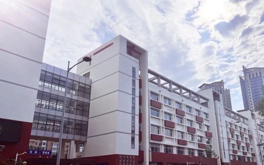 天津市覺民中學是公立還是私立,是重點中學嗎？