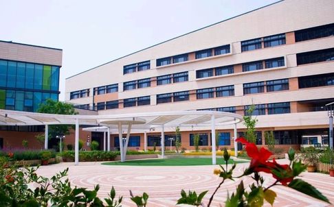 北京師范大學(xué)天津附屬中學(xué)簡介概況（建校歷史、地址、師資、校訓(xùn)、環(huán)境）