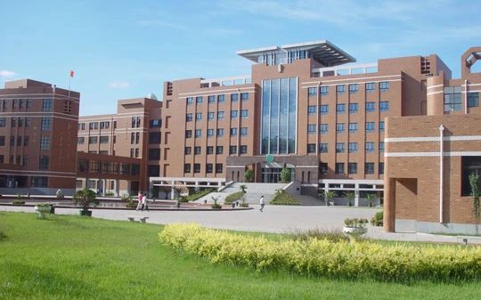 北京師范大學(xué)天津附屬中學(xué)在天津的排名第幾,屬于什么檔次？