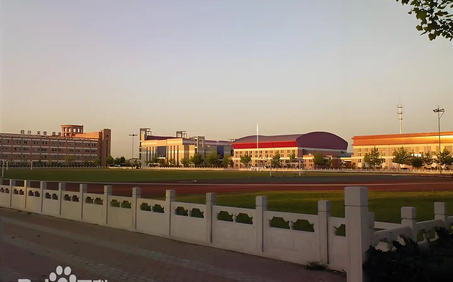 天津市第一百中學是公立還是私立,是重點中學嗎？