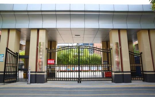 石家莊市第四中學(xué)簡介概況（建校歷史、地址、師資、校訓(xùn)、環(huán)境）