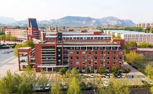 石家莊市鹿泉區(qū)第一中學(xué)簡介概況（建校歷史、地址、師資、校訓(xùn)、環(huán)境）