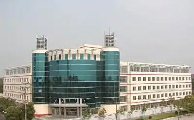 河北新樂市第一中學(xué)簡介概況（建校歷史、地址、師資、校訓(xùn)、環(huán)境）