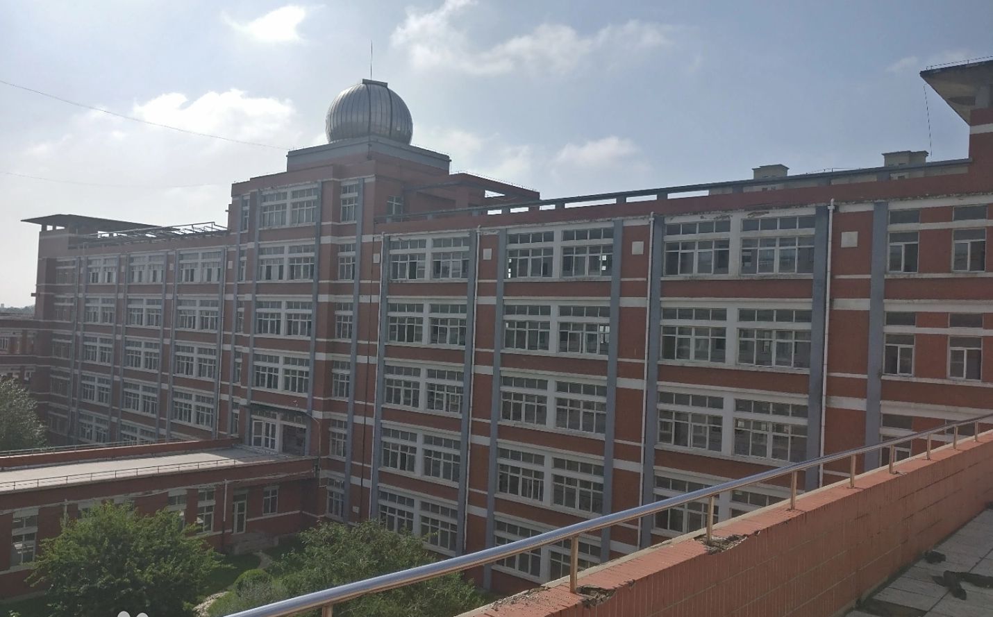 河北省高邑縣第一中學(xué)是公立還是私立,是重點(diǎn)中學(xué)嗎？