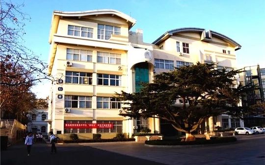 山東省青島第十七中學(xué)校區(qū)在哪_在什么區(qū)？