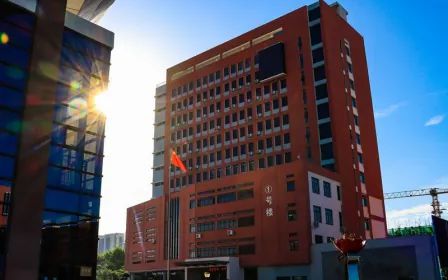 山東省青島第六十七中學(xué)簡介概況（建校歷史、地址、師資、校訓(xùn)、環(huán)境）