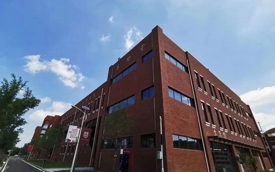 濟(jì)南大學(xué)城實(shí)驗(yàn)高級(jí)中學(xué)校區(qū)在哪_在什么區(qū)？