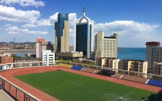 山東省青島第一中學是公立還是私立,是重點中學嗎？