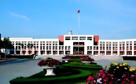 膠南第一高級中學簡介概況（建校歷史、地址、師資、校訓、環(huán)境）