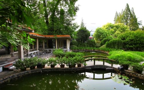 武漢市第六中學(xué)簡介概況（建校歷史、地址、師資、校訓(xùn)、環(huán)境）