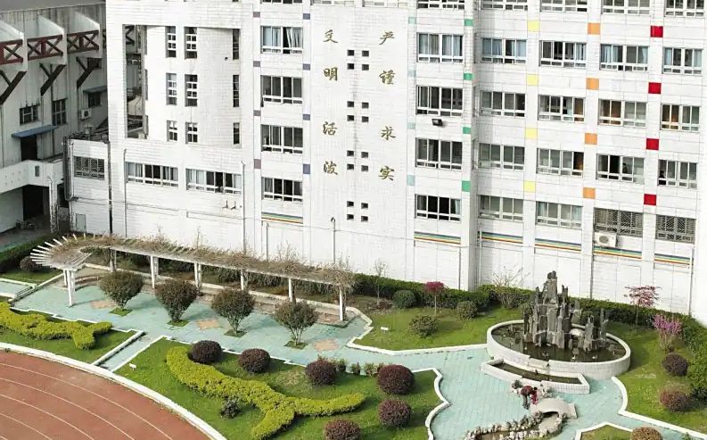 武漢市第一中學(xué)校區(qū)在哪_在什么區(qū)？