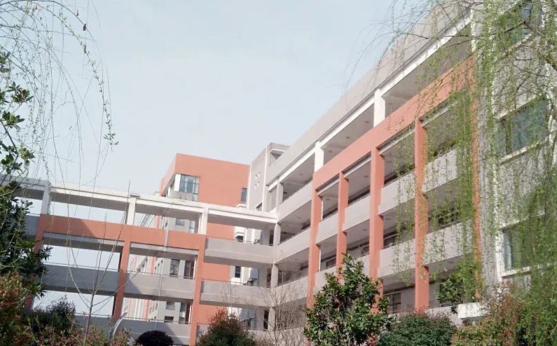 武漢市常青第一中學(xué)在武漢的排名第幾,屬于什么檔次？