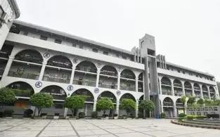 武漢市第六十八中學簡介概況（建校歷史、地址、師資、校訓、環(huán)境）