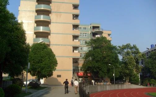 武漢市第十四中學(xué)校區(qū)在哪_在什么區(qū)？