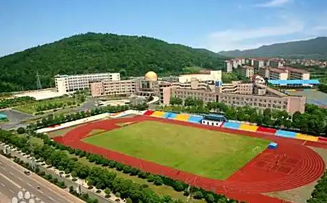 武漢市江夏區(qū)第一中學(xué)簡介概況（建校歷史、地址、師資、校訓(xùn)、環(huán)境）