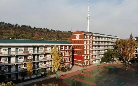 武漢市弘橋中學簡介概況（建校歷史、地址、師資、校訓、環(huán)境）