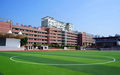 武漢市關(guān)山中學(xué)簡介概況（建校歷史、地址、師資、校訓(xùn)、環(huán)境）