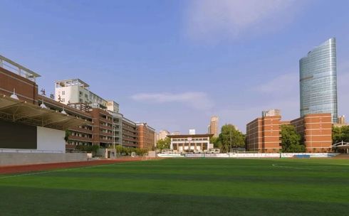 武漢市關(guān)山中學(xué)是公立還是私立,是重點(diǎn)中學(xué)嗎？