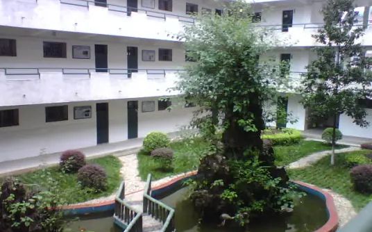 武漢市鋼城第十六中學(xué)簡介概況（建校歷史、地址、師資、校訓(xùn)、環(huán)境）