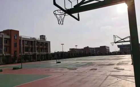 武漢市江夏區(qū)金口中學是公立還是私立,是重點中學嗎？