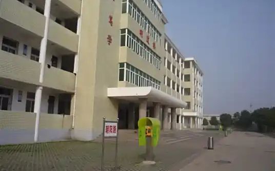 武漢市黃陂區(qū)第七高級中學簡介概況（建校歷史、地址、師資、校訓、環(huán)境）