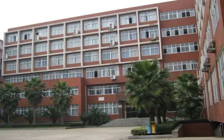 湖南省長(zhǎng)沙市第一中學(xué)校區(qū)在哪_在什么區(qū)？