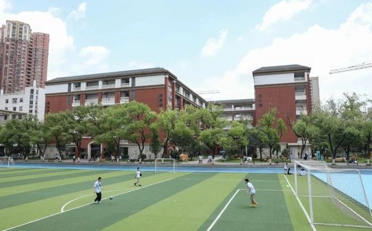 長沙外國語學校簡介概況（建校歷史、地址、師資、校訓、環(huán)境）