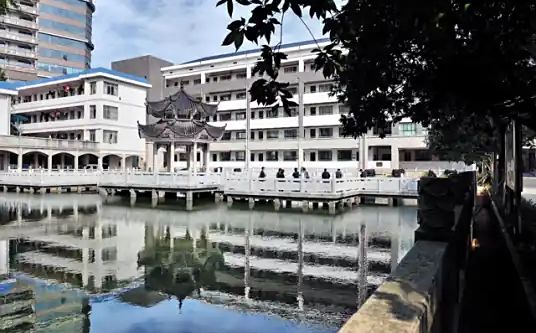 長沙市明德華興中學簡介概況（建校歷史、地址、師資、校訓、環(huán)境）