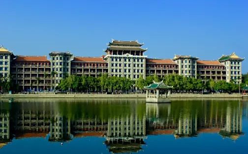 福建省廈門集美中學(xué)有幾個(gè)校區(qū)_分別在哪？