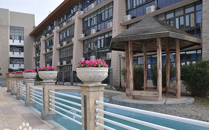 福建省廈門第二中學(xué)是公立還是私立,是重點(diǎn)中學(xué)嗎？