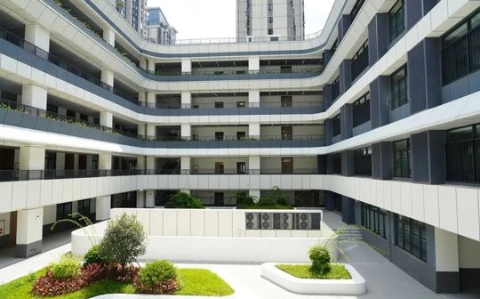 廈門市湖濱中學(xué)校區(qū)在哪_在哪個區(qū)？