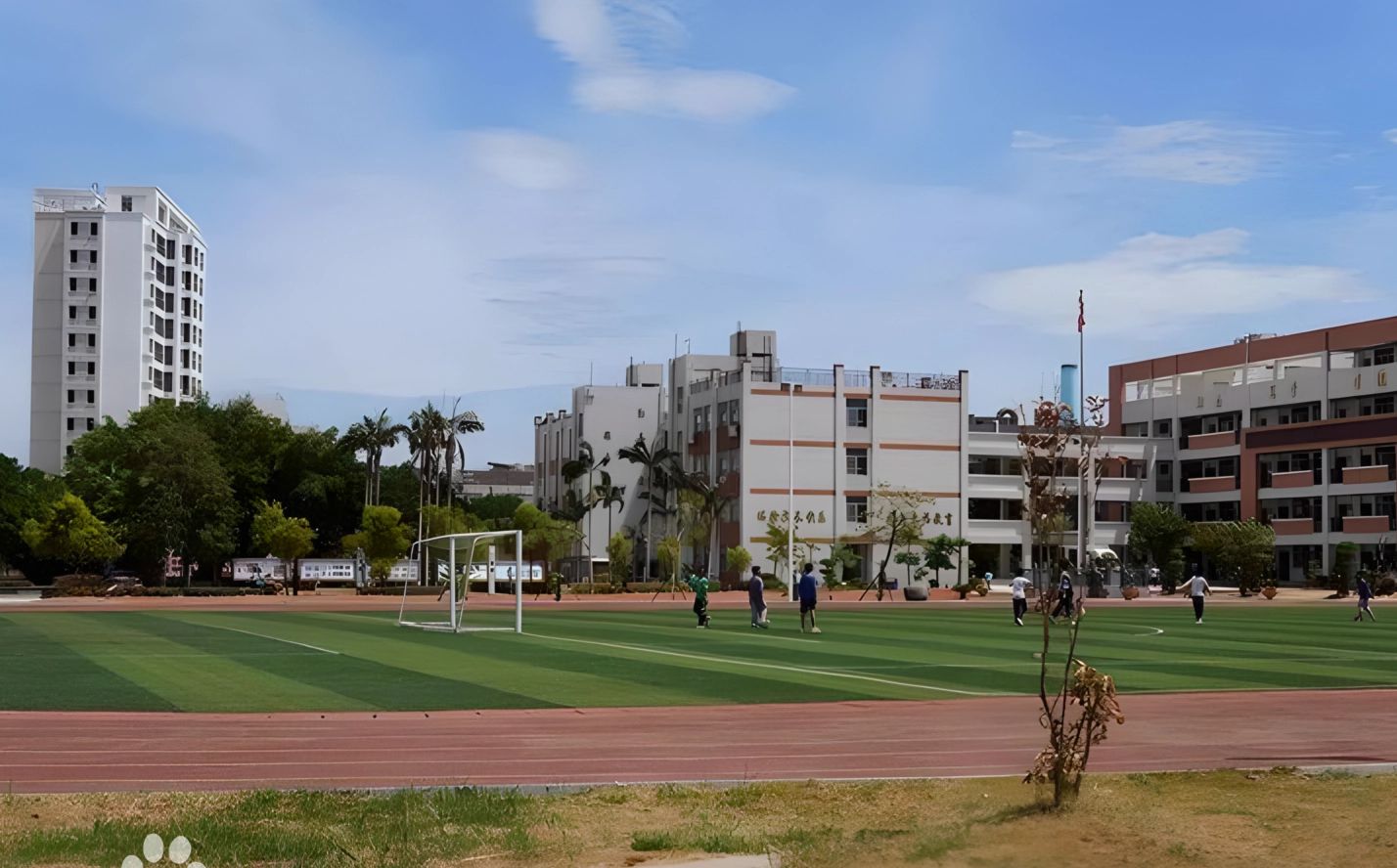 福建省長(zhǎng)樂華僑中學(xué)校區(qū)在哪_在哪個(gè)區(qū)？