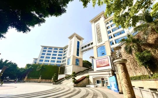 廈門海滄實驗中學(xué)簡介概況（建校歷史、地址、師資、校訓(xùn)、環(huán)境）