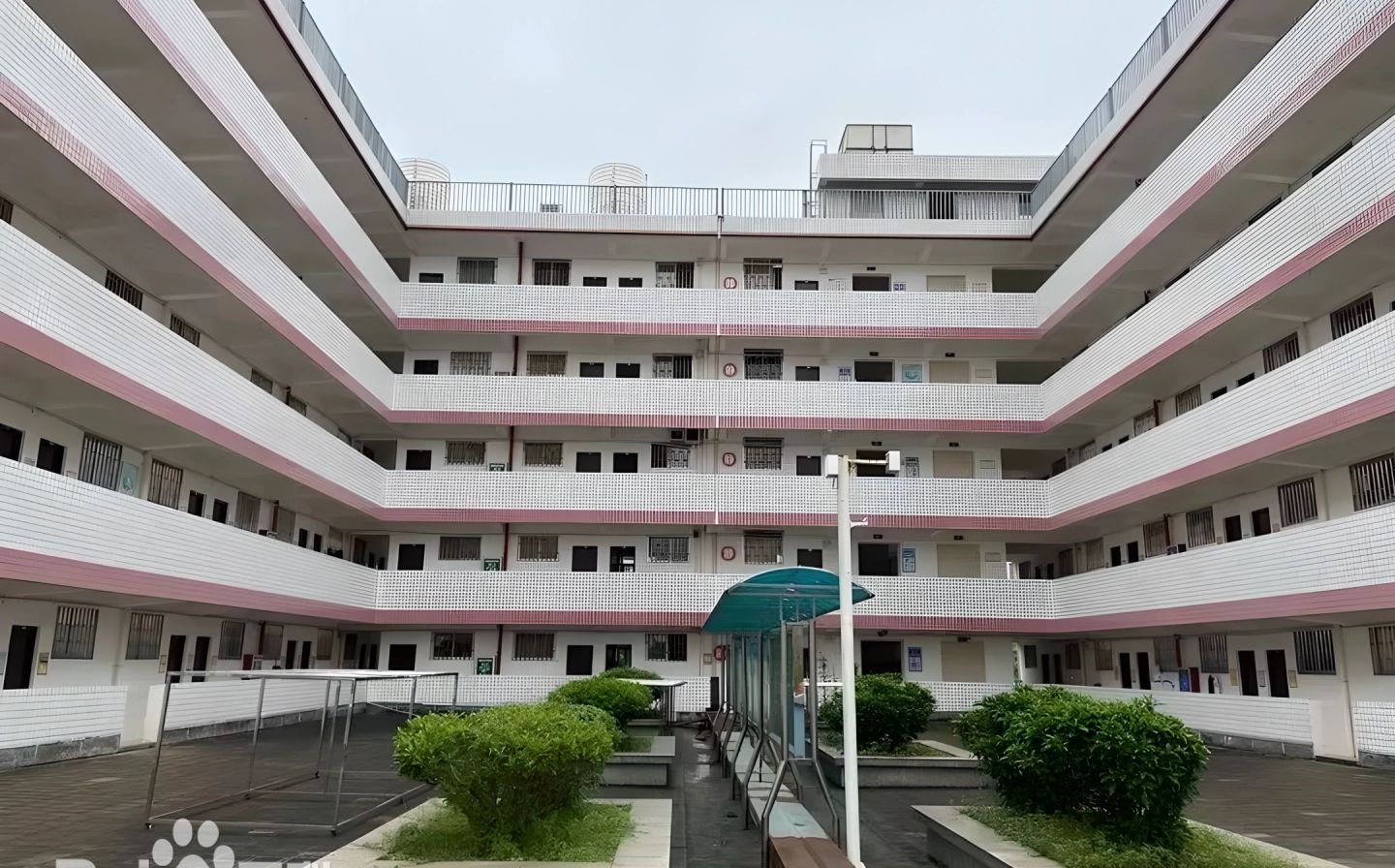 廈門市第二外國語學(xué)校是公立還是私立,是重點(diǎn)中學(xué)嗎？