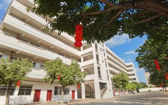 廈門市同安實驗中學(xué)是公立還是私立,是重點中學(xué)嗎？