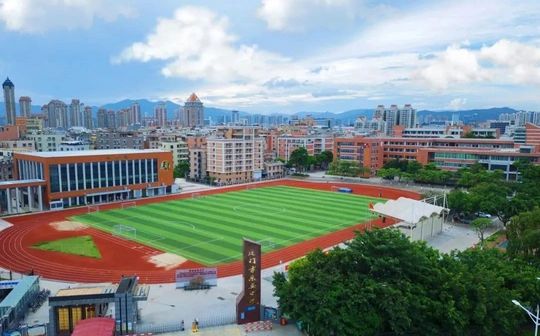 廈門(mén)市樂(lè)安中學(xué)是公立還是私立,是重點(diǎn)中學(xué)嗎？