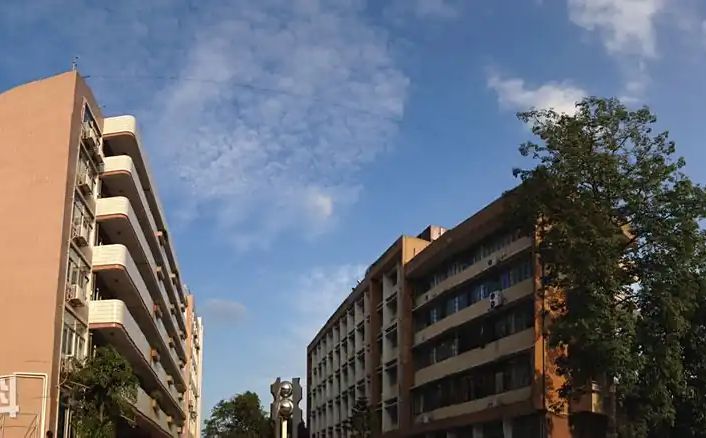 福建師范大學(xué)附屬中學(xué)是公立還是私立,是重點(diǎn)中學(xué)嗎？