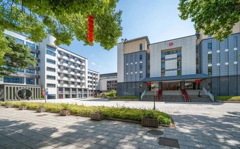 福建省福州第八中學(xué)簡(jiǎn)介概況（建校歷史、地址、師資、校訓(xùn)、環(huán)境）