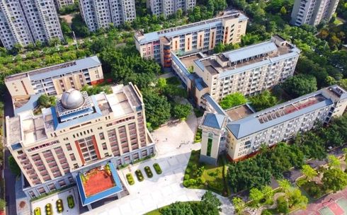 福州金山中學(xué)是公立還是私立,是重點中學(xué)嗎？