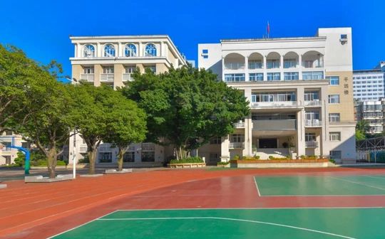 福建省福州屏東中學(xué)是公立還是私立,是重點(diǎn)中學(xué)嗎？