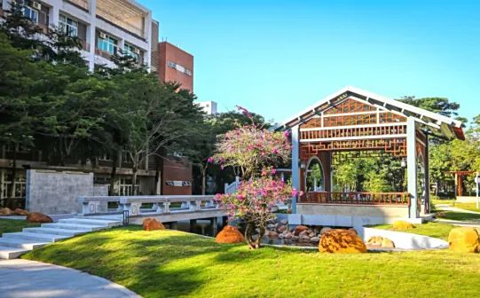 深圳市第二高級(jí)中學(xué)在深圳的排名第幾,屬于什么檔次？