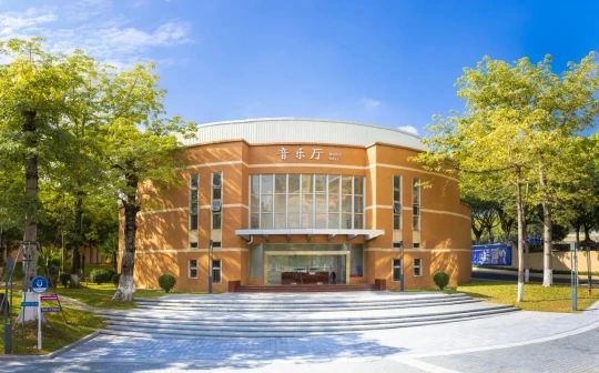 深圳市龍城高級中學(xué)簡介概況（建校歷史、地址、師資、校訓(xùn)、環(huán)境）