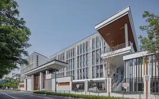 深圳實(shí)驗(yàn)光明學(xué)校簡介概況（建校歷史、地址、師資、校訓(xùn)、環(huán)境）