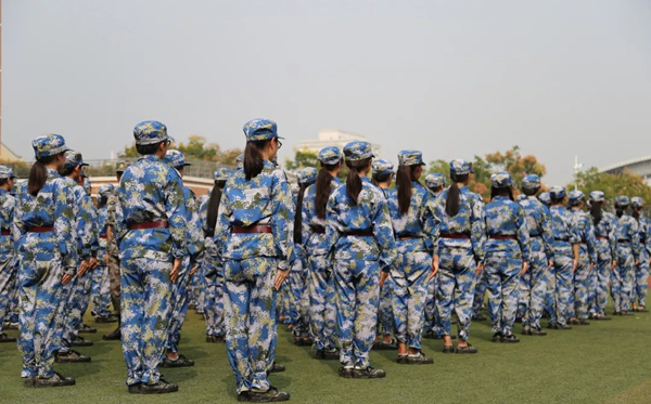 大學(xué)軍訓(xùn)幾次,一共軍訓(xùn)多長(zhǎng)時(shí)間