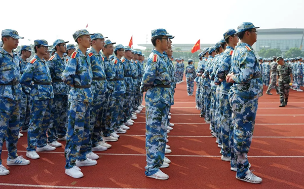 高中軍訓(xùn)可以請假嗎,高一不參加軍訓(xùn)對高考有影響嗎？